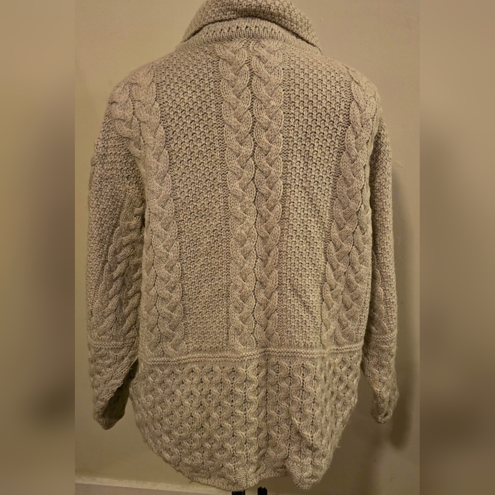 100% Wool Knit Sweater - Picture 3 of 4